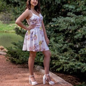 White floral mini dress. Size 5. Jodi Kristopher dress from Dillards